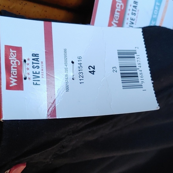 NWT Men's Relaxed Fit Cargo Shorts - Picture 5 of 11